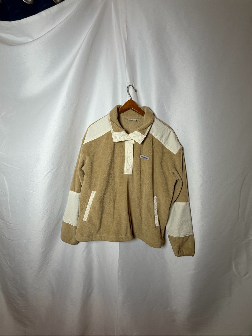 Columbia men,s and women’s Tan & Cream Fleece Pullover